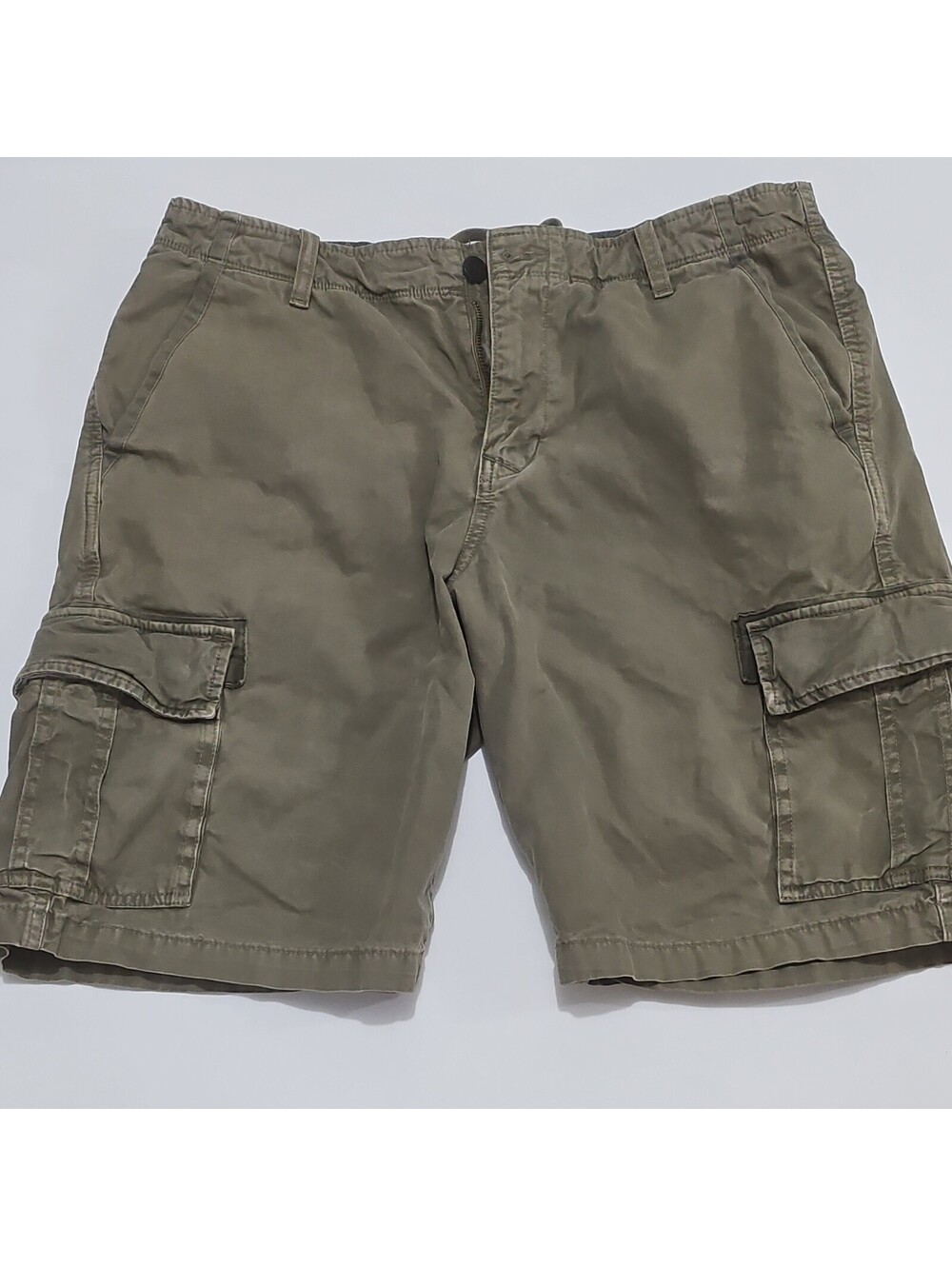 Lucky Brand Men's Olive Green Cargo Shorts Size 34. 0171